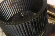 无法拆卸的油烟机如何清洗（解决无法拆卸油烟机清洗难题的实用方法）