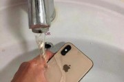 手机不慎落水后应该怎么办？如何快速处理？