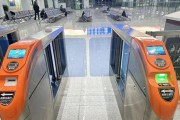 铁路站台的显示屏具体名称是什么？它有哪些功能？