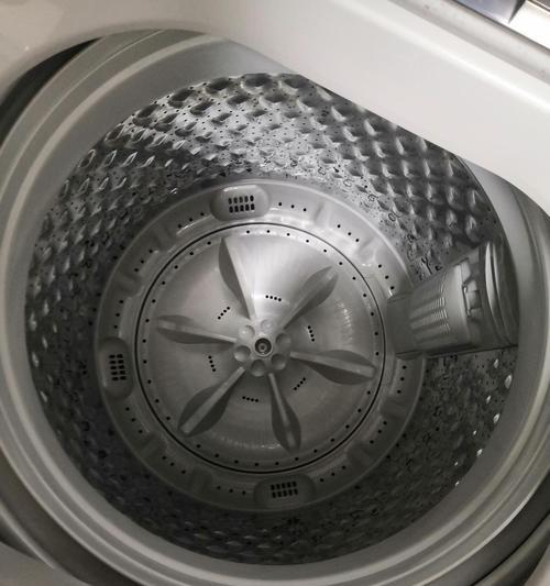 洗衣机塞了硬币该如何处理（解决洗衣机硬币卡住的几种方法及注意事项）