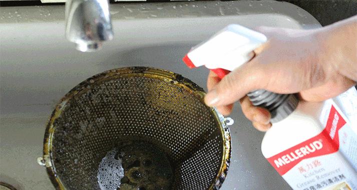 清洗抽油烟机油垢的方法（简单有效去除油垢）