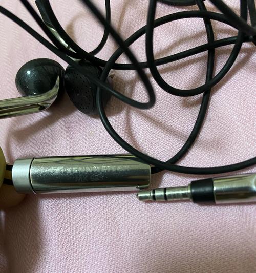 耳机为何总是一边声音坏（探究耳机一边声音失灵的原因及解决方法）