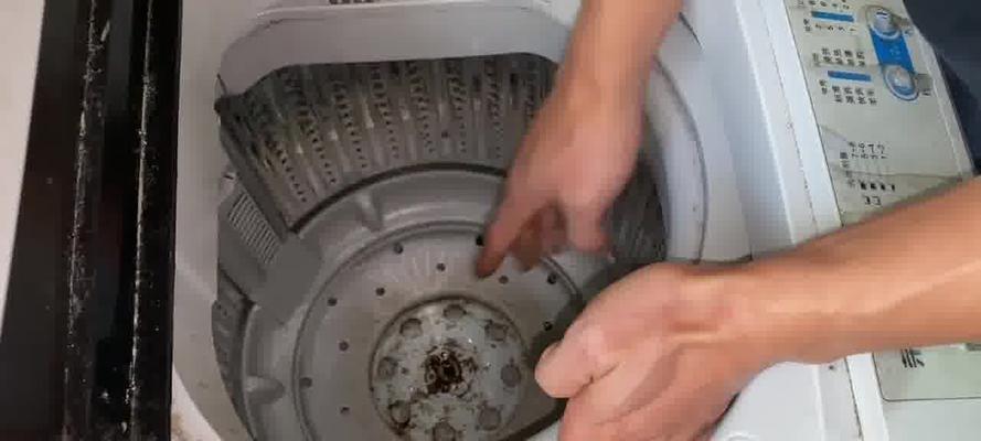 小天鹅洗衣机不脱水E3故障解决方法（解决小天鹅洗衣机出现E3故障的有效措施）