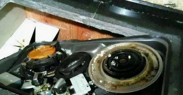 如何更换燃气灶点火针（简单操作让你的燃气灶点火更顺畅）