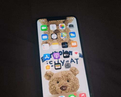 苹果手机11发热问题分析（探讨iPhone11发热问题的原因与解决方法）