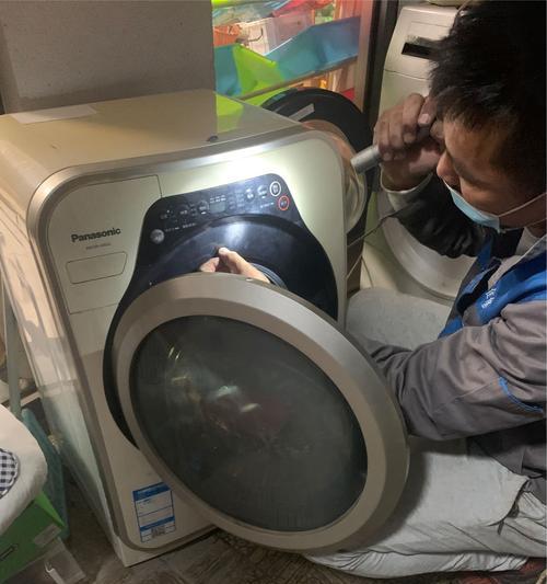 电脑屏幕无法打开的解决方法（探索引起电脑屏幕无法打开的可能原因与解决方案）