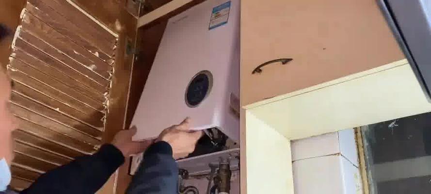 志高空气能热水器故障显示21解决方法（快速排查和修复故障21的步骤及注意事项）