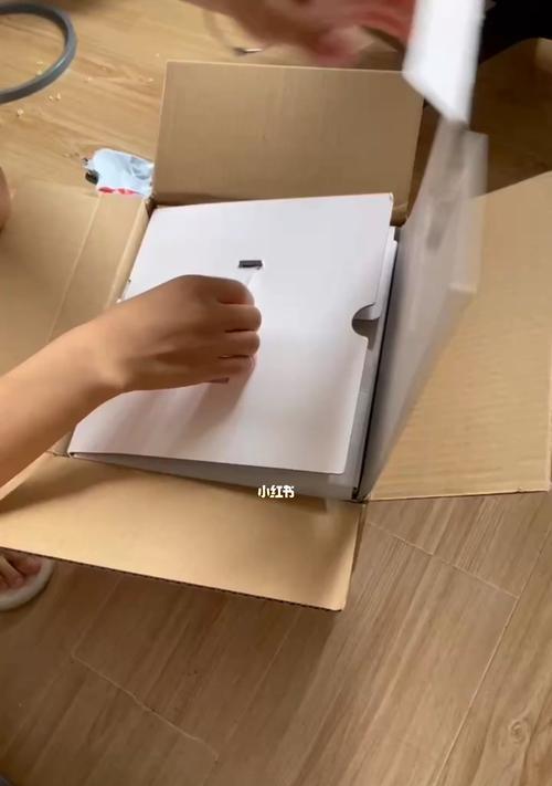 小明投影仪的收纳方法（简单易行的投影仪存放技巧）