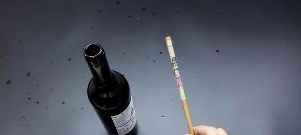 不用开瓶器如何开红酒盖？两种简单方法轻松搞定！