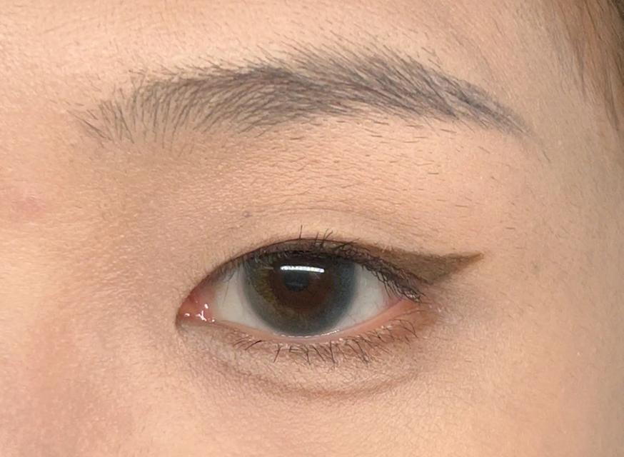 单眼皮如何打造迷人大眼妆？化妆技巧有哪些？