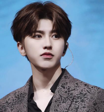 蔡徐坤为什么这么火爆？他的魅力和影响力如何解释？