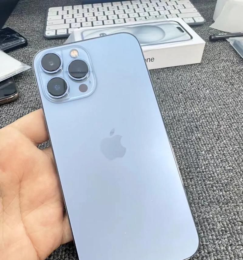 iPhone 13和XR参数对比？哪款更值得购买？