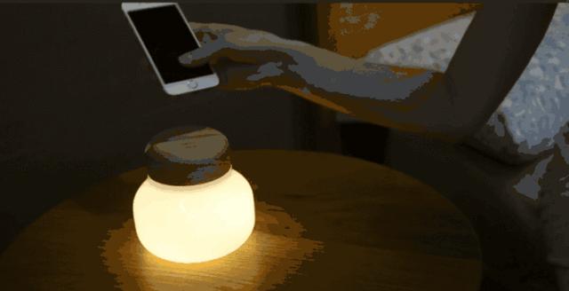 通用蘑菇充电器的充电方法是什么？充电时应注意哪些安全事项？