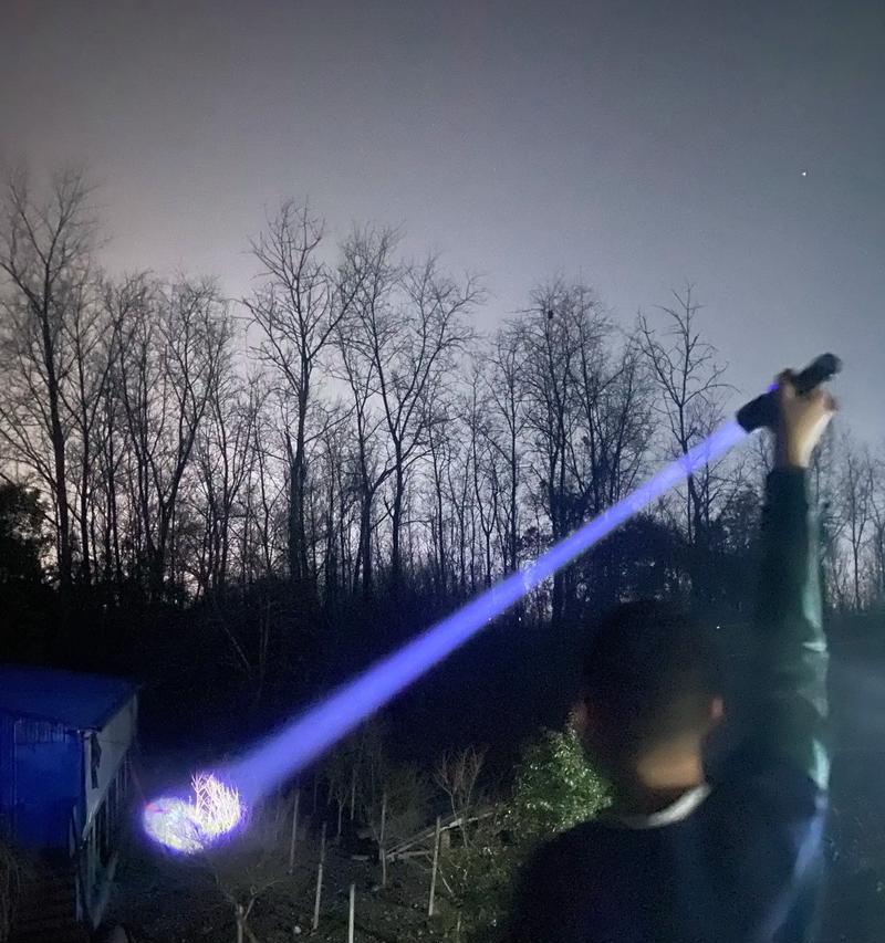 带探照灯的手机型号是什么？