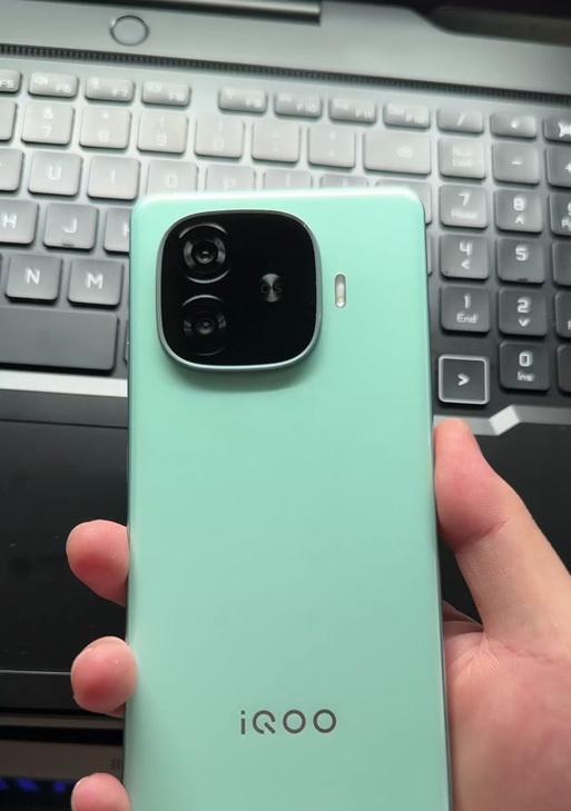 爱酷z9充电器功率是多少瓦？