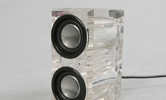 水晶旗舰音箱的正确使用方法是什么？它有哪些独特功能？