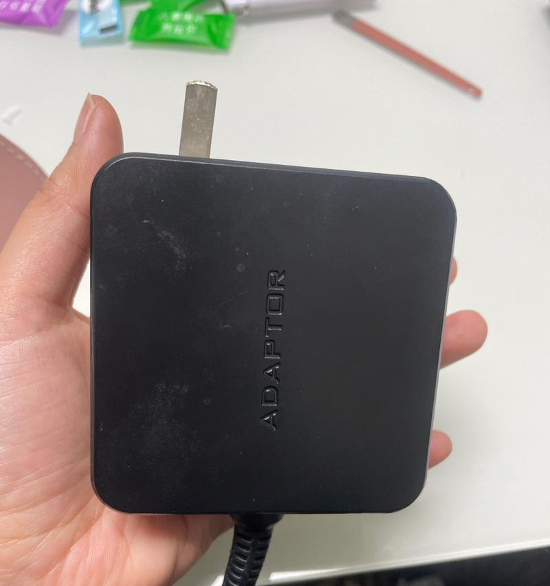 原装坚果手机充电器功率是多少？充电器瓦数对充电速度有何影响？