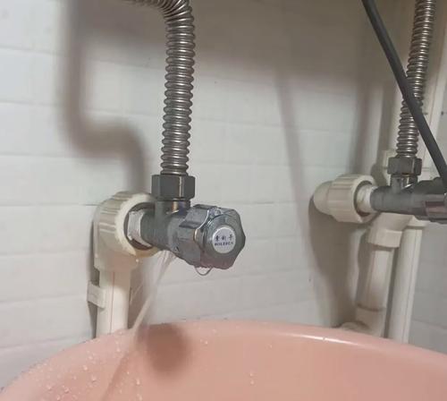 电热水器上水龙头漏水的原因是什么？如何进行维修？