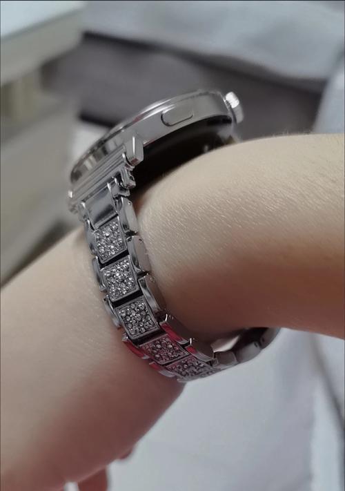 智能手表碎钻如何安装？使用过程中有哪些注意事项？