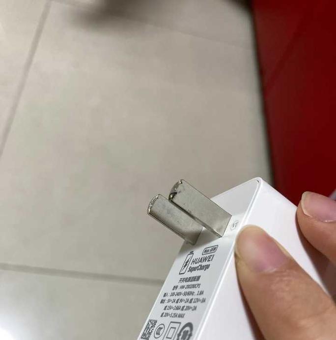 手机被充电器烧了有哪些表现？如何预防充电器损坏手机？