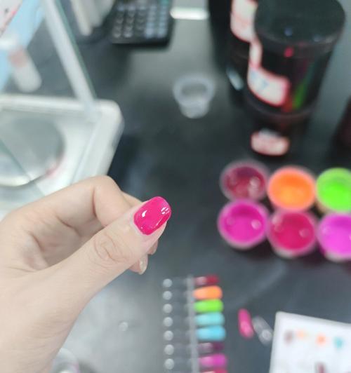 荣耀90手机壳荧光粉的调整方法是什么？