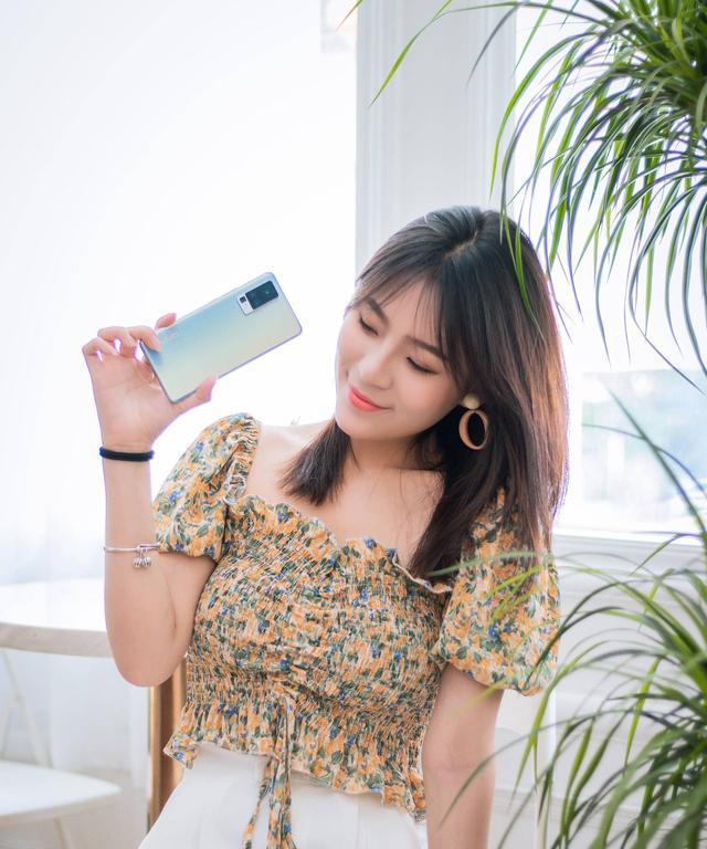 vivo手机拍摄全身照技巧是什么？如何拍出显腿长的效果？