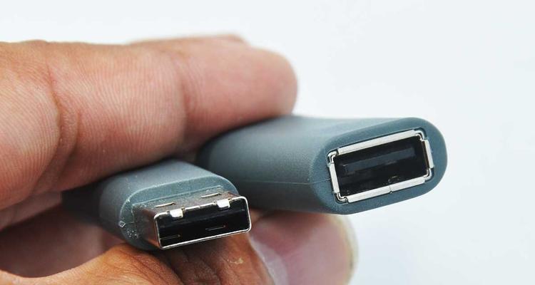 辐射网卡采用哪种接口？接口类型对性能有何影响？