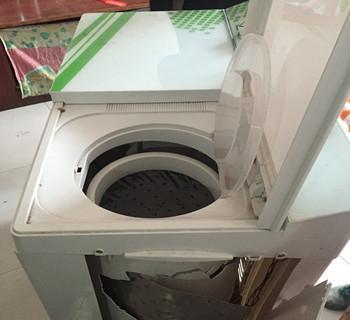 洗衣机工作时声音大像爆炸怎么回事？