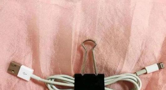 充电器裂开后如何修复？使用什么材料可以粘合充电器？
