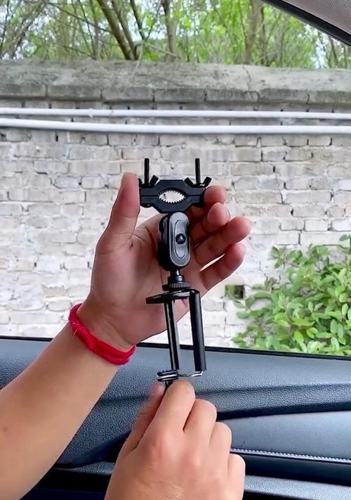 手机支架的机关如何操作使用？