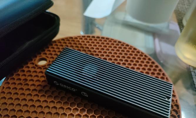 移动硬盘硬盘盒的安装步骤是什么？安装硬盘盒时应注意什么？