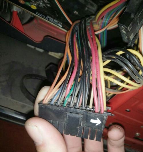 主板底座风扇不转的原因是什么？如何解决？