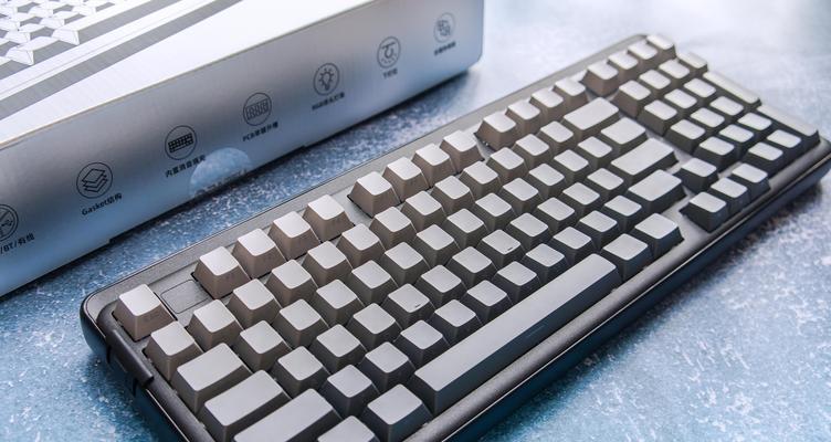 带悬浮设计的键盘是什么？这种键盘有何特点？
