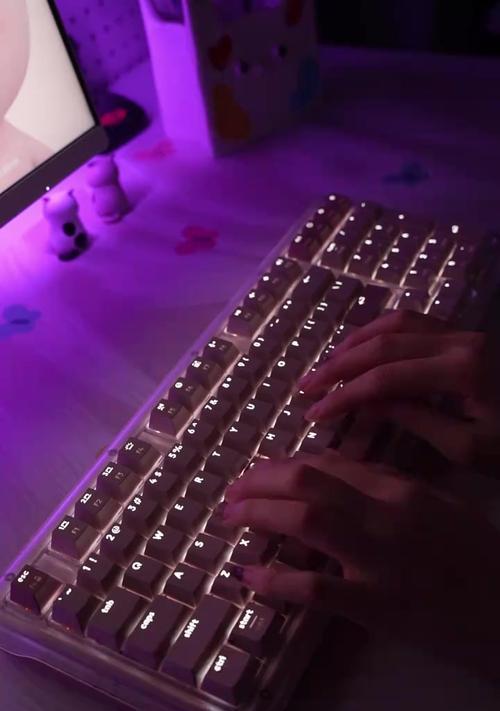紫色键盘的静音效果如何？适合办公环境吗？