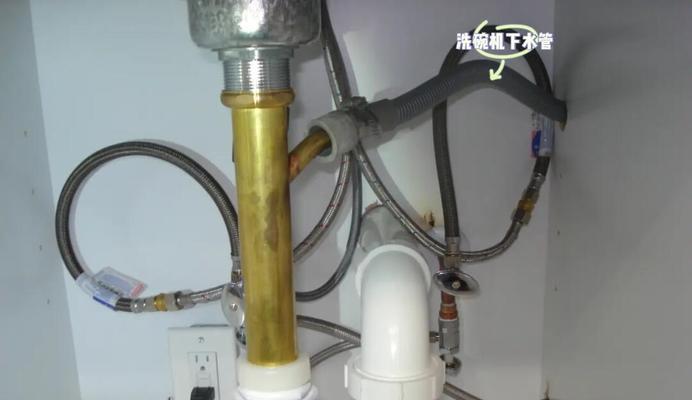 如何正确固定洗碗机软水管（实用的软水管固定方法及步骤详解）