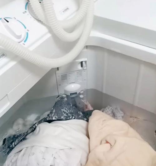 如何解决半自动洗衣机不能洗的问题（半自动洗衣机故障排查及维修方法）