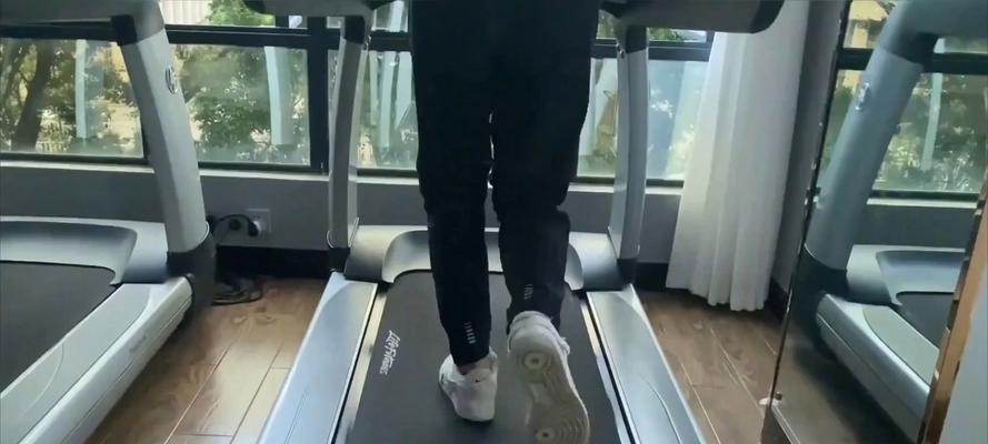 解决跑步机E8常见故障的方法（如何修复跑步机E8的故障并恢复正常使用）