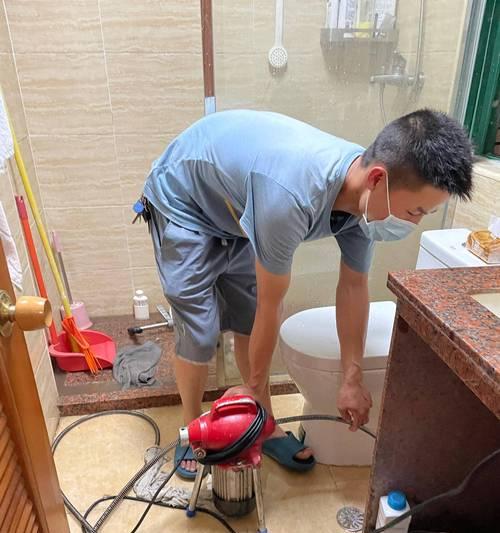 马桶下水反水阀的拆卸与维修方法（掌握正确的拆卸技巧，解决马桶反水问题）