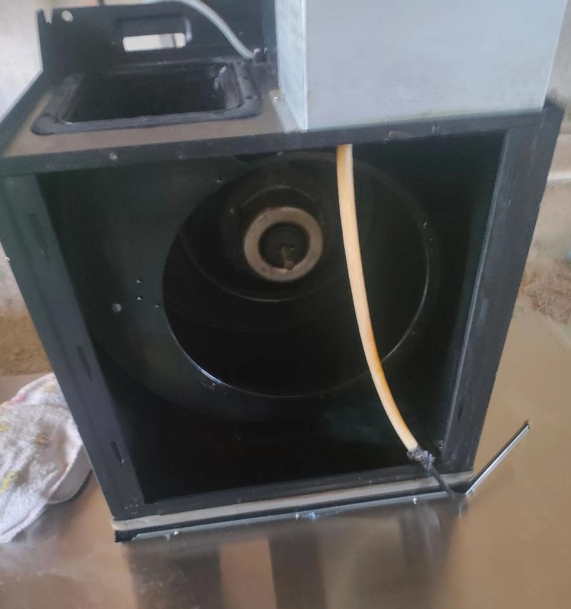 如何正确清洗不使用的油烟机（保持油烟机清洁可提高使用寿命）