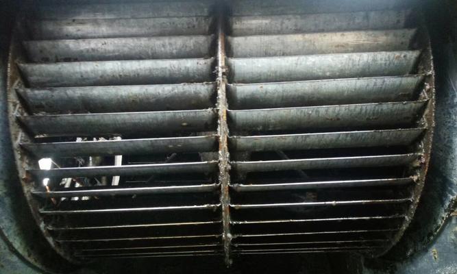 清洁塑钢窗上的油烟机（简单、有效的方法，）