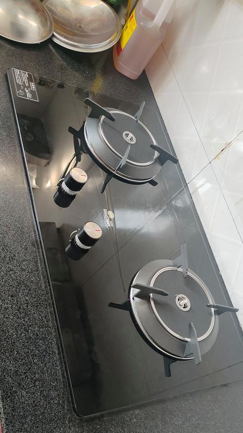 红日燃气灶维修故障大揭秘（解决您的厨房困扰，故障维修从此不再难）
