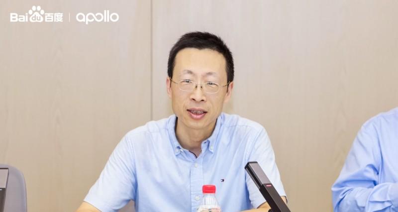 助力科研教育和人才培养：百度 Apollo 向浙江大学教育基金会捐赠自动驾驶车辆