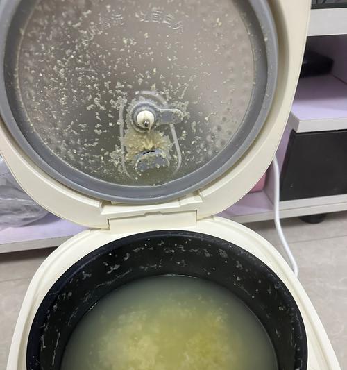 电饭煲开机就关机的原因（探讨电饭煲在开机后立即关机的可能原因及解决方法）