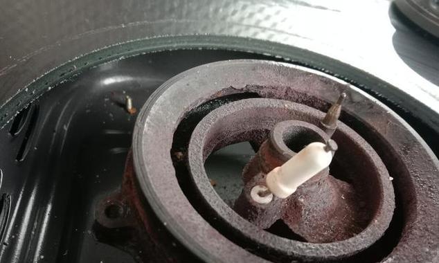 燃气灶打火器响慢的问题及解决方法（燃气灶打火器响慢可能原因和维修技巧）