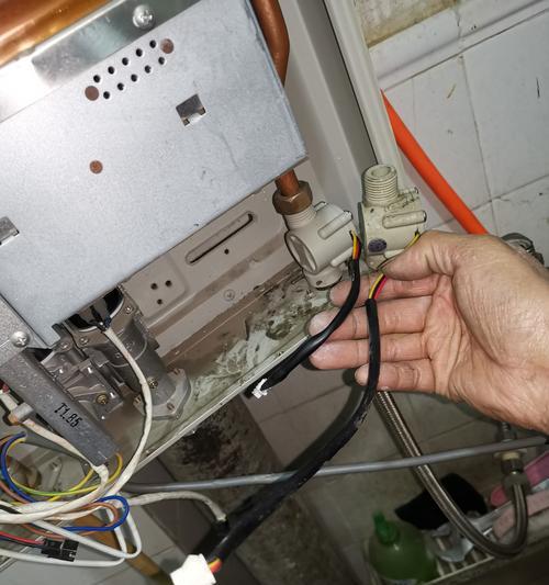 电热水器开关故障维修方法（如何修复电热水器开关故障）
