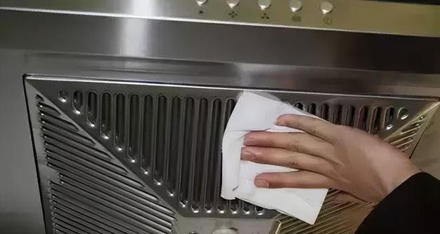 如何彻底清洗油烟机（不留一丝油污）