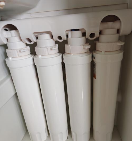 饮水机换完滤芯漏水解决办法（快速修复饮水机滤芯更换后的漏水问题）